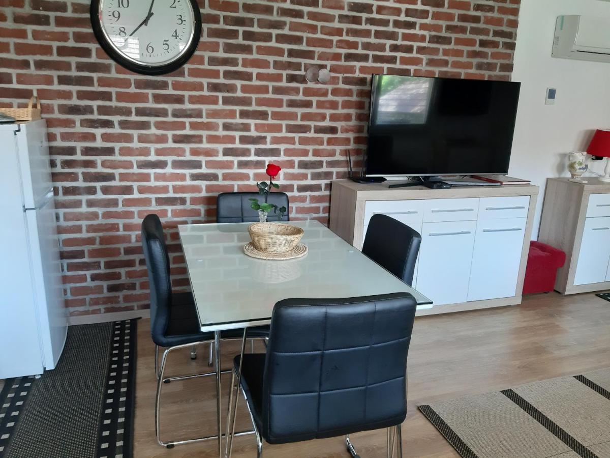 Apartments Isabella プトゥイ エクステリア 写真