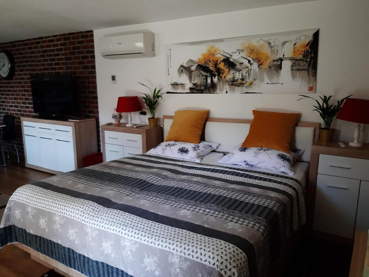 Apartments Isabella プトゥイ エクステリア 写真